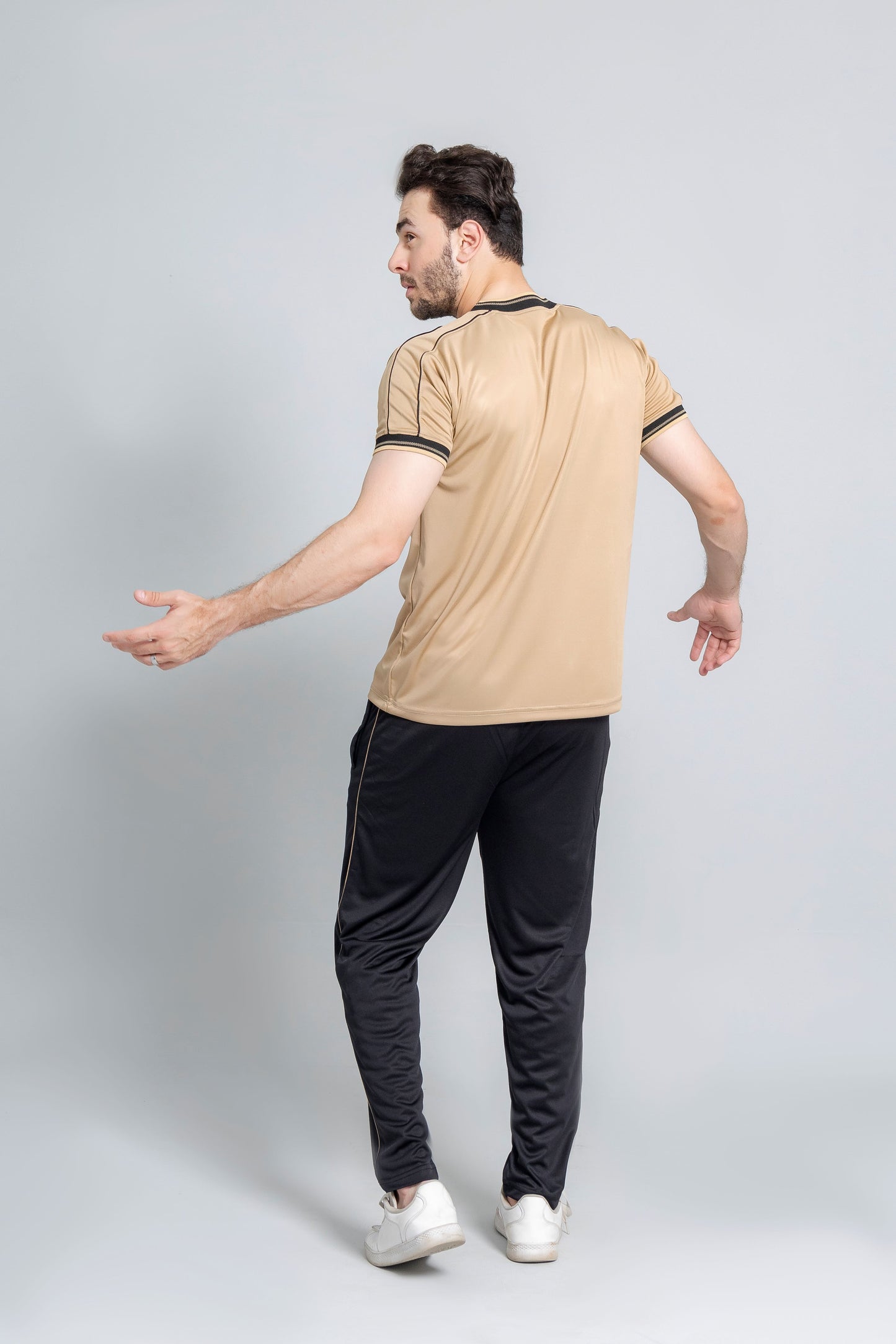 "AlphaEdge activewear tracksuit back view breathable fabric KLYRO"